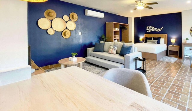 Tranquil Studio, Steps to the Beach + Parking