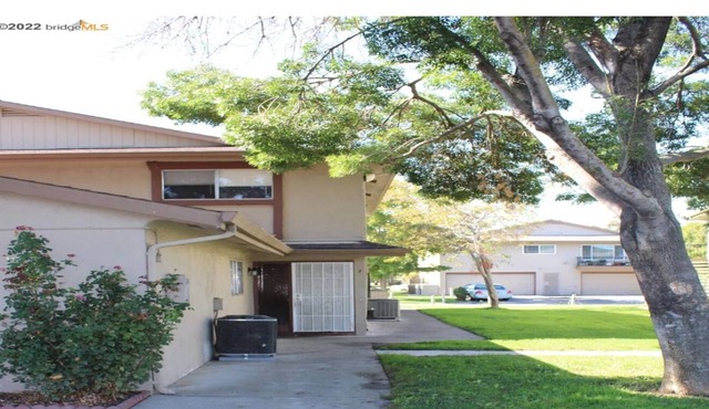 Two bedrooms one Bath Two story Condo upto 6 people