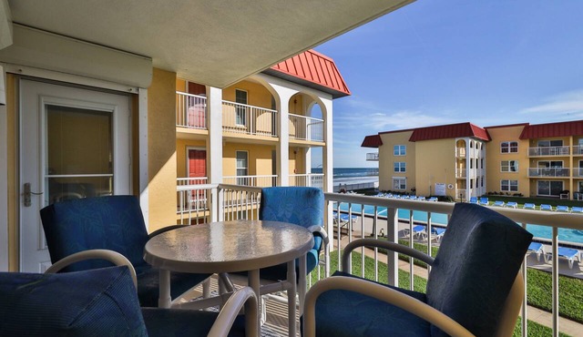 Updated Oceanview Condo with brand new furniture and Linens