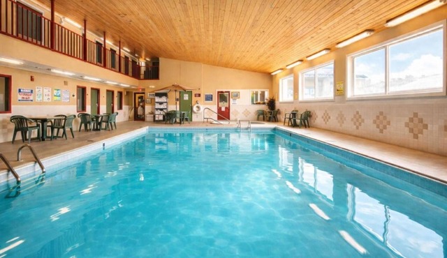 Value-Packed Suite near Spirit Lake Casino |Free Parking & Access to Indoor Pool