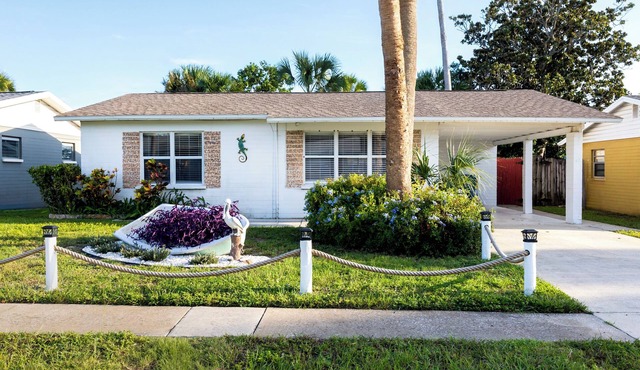 Walk to beach Cottage