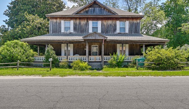 Walk to Downtown Fairmont! Family Home w/Yard
