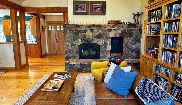 Walk to Downtown Graeagle, Mill Pond & Pickleball from The Graeagle Tree House