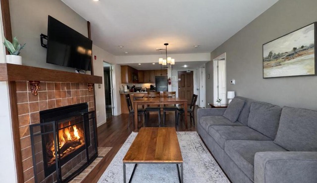 Walk to Waterpark Balcony Mtn Front Views Pool Hot Tub 312