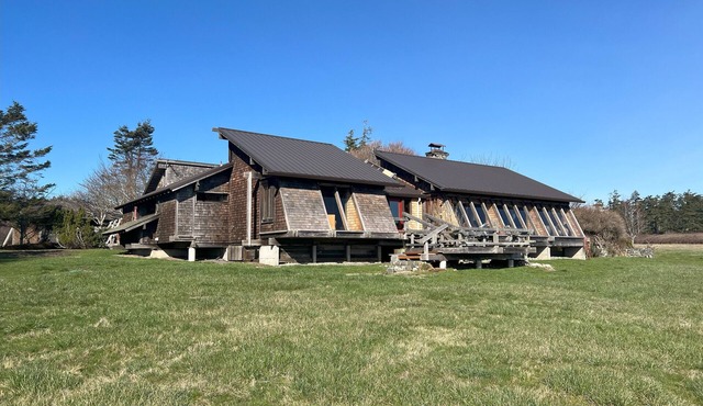 Waterfront Architectural Gem on Acreage w/Hot Tub