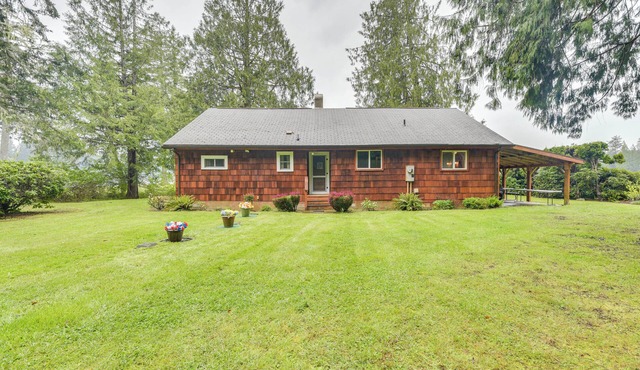 Waterfront Grapeview Escape w/Boat Dock & Views!