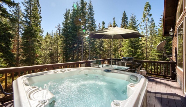 Woodside By Tahoe Getaways - 4BR + Hot Tub + Pool Table + Dog OK