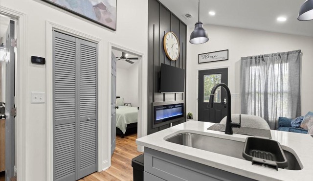World Cup Retreat -2BR 2BA Decatur Cottage