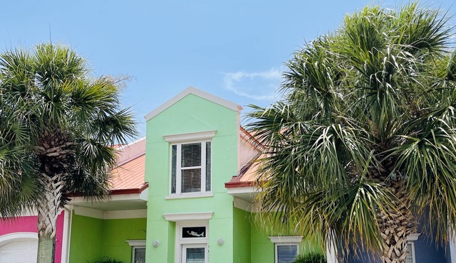 Your Ultimate Family Getaway: Perdido Oasis with Pool, Beach, Sauna, Patio/Grill