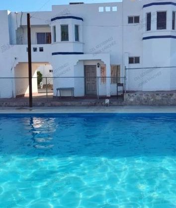 Condominio 303 Loma Bonita, enfrente de la alberca!