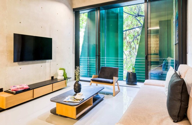 Modern Double Suites w/AC | Gym+Cool Rooftop w/Loungers