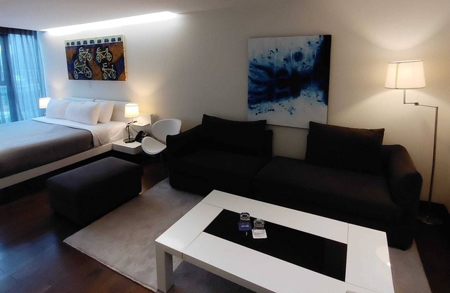 Santa Fe Place I Modern Studio in Santa Fe