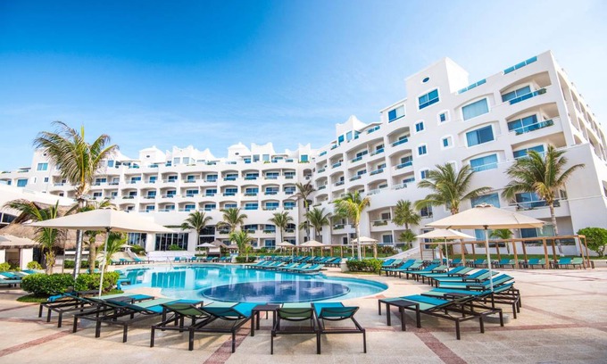 Punta Cancun Resort | 1367 m² Resort ∙ 127 guests