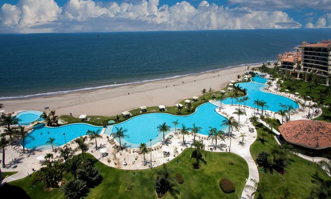 Marina Vallarta Condo | Beach Front Luxury at the Bay View Grand - Location! Location! Location!