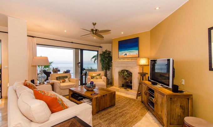 San Jose del Cabo Condo | Beachfront Penthouse in El Zalate 3bed 3bath