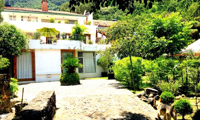 Tepoztlan House | Casa con vista la Tepozteco, con acogedores departamentos