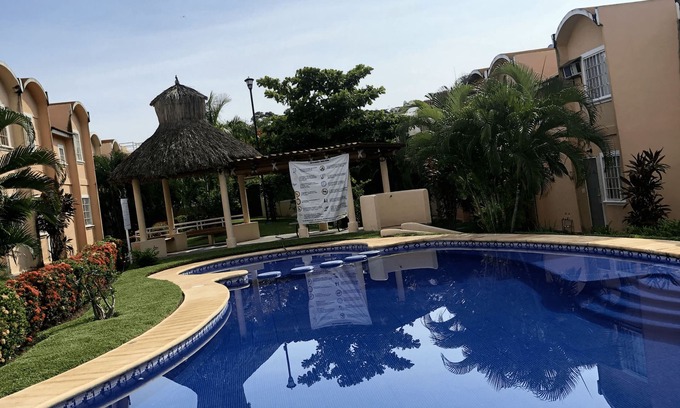 Ixtapa House | Casa Erika amueblada cerca de playa