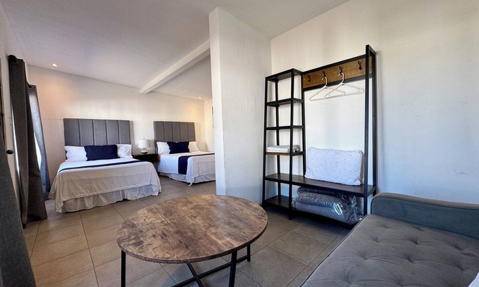 Ensenada Hotel | Casa Petri Hotel