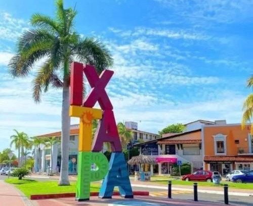 Ixtapa House | Casa Titos