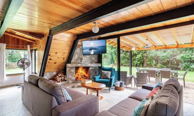 Avandaro House | Cozy Avandaro Cabin: Nature & Great Family Space
