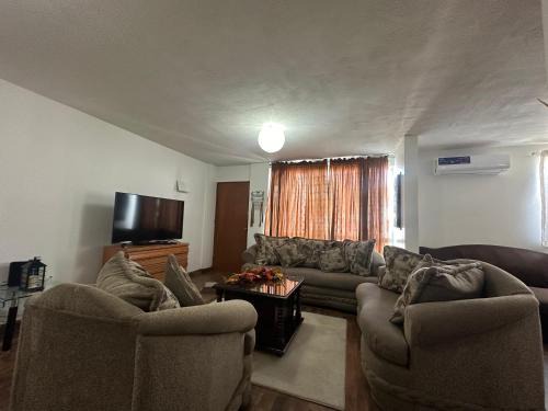 La Joya Apartment | Departamento en fraccionamiento para 4 personas, cuenta con todo para estancias largas, seguridad y estacionamiento, zona céntrica, bancos,garitas,plazas