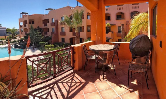 Benito Juarez House | El Pueblo 2 BR 2C Upper by Casago