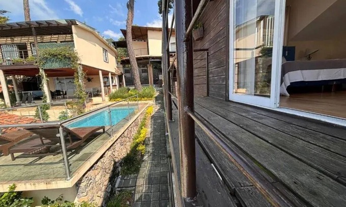 Valle de Bravo Cabin | Family Room with Lake View