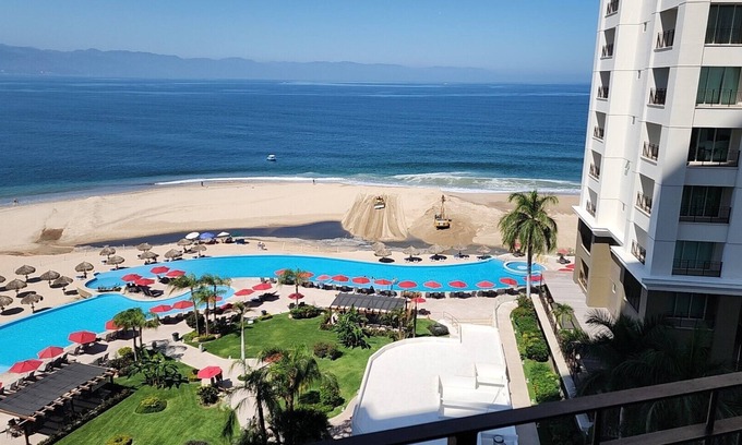 North Hotel Zone Condo | Grand Venetian , Great ocean view on the 8th floor