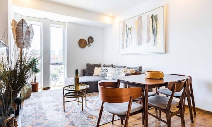 Santa Fe Apartment | Great apartment in Santa Fe. Gym, pool & garage