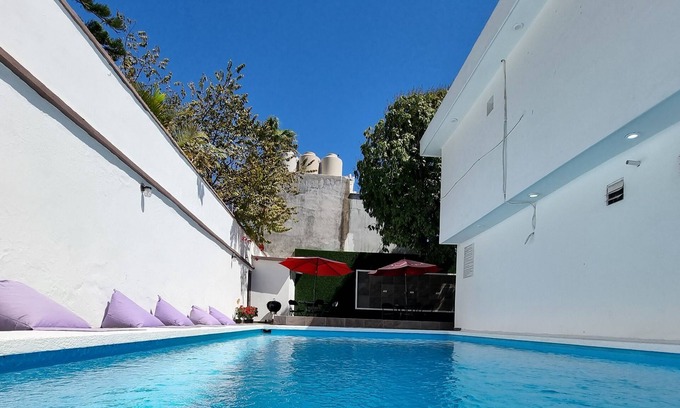 Lomas de Mazatlan Hostel | Hostal la casa de madera