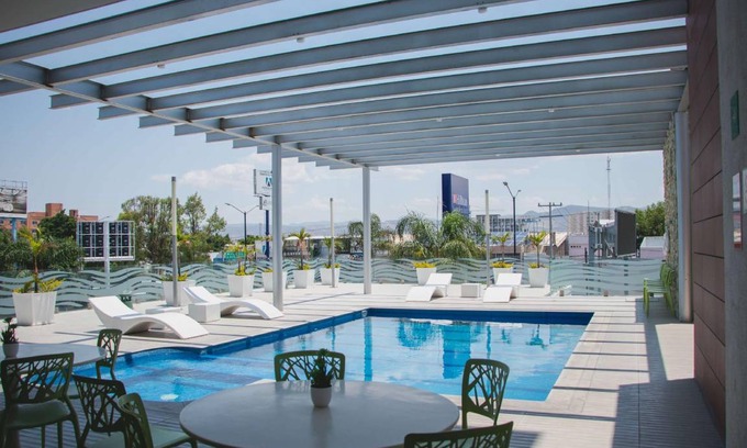 Leon Hotel | Hotel ∙ 127 guests
