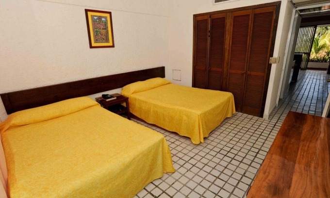 Ixtapa Hotel | Hotel Villas Paraiso/room 2