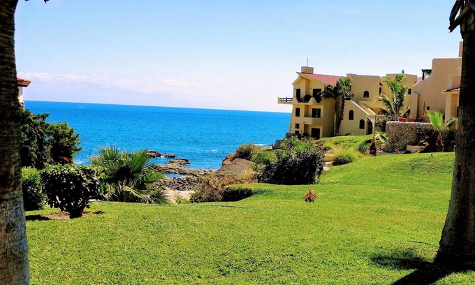 Cabo Bello Condo | LARGE OCEAN VIEW 1 BEDROOM w/US & CA CHANNELS- ENHANCED CLEANING
