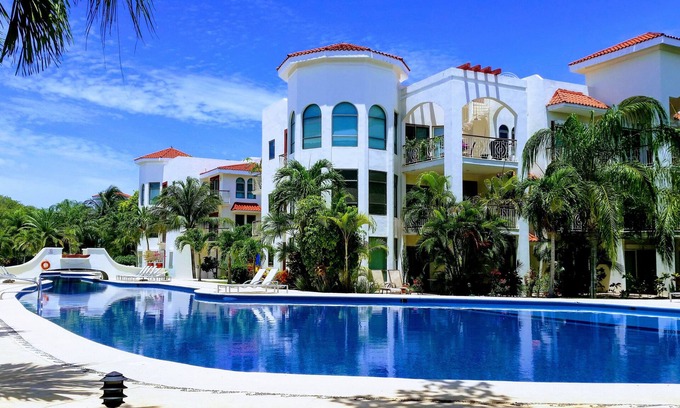 Playacar Condo | Lovely 3 Bedroom 5 min from sea in Playacar Resort zone only 15 min walk 5Th A