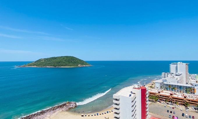 Zona Dorada Condo | Ocean View. Golden Zone. 6px