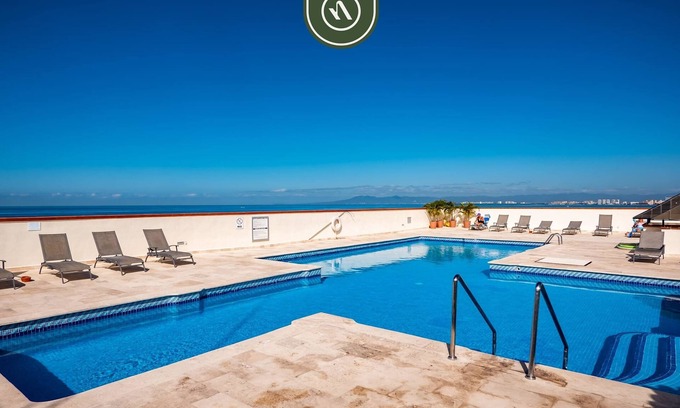 Emiliano Zapata Apartment | Oceanview 2BR Condo - Romantic Zone - Rooftop Pool