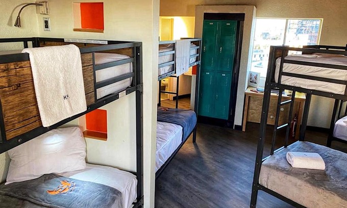 Avenida Revolucion Hostel | Paris Hostel