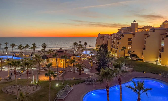 Centro House | Princesa 3BR/2BA OV Penthouse- 502D