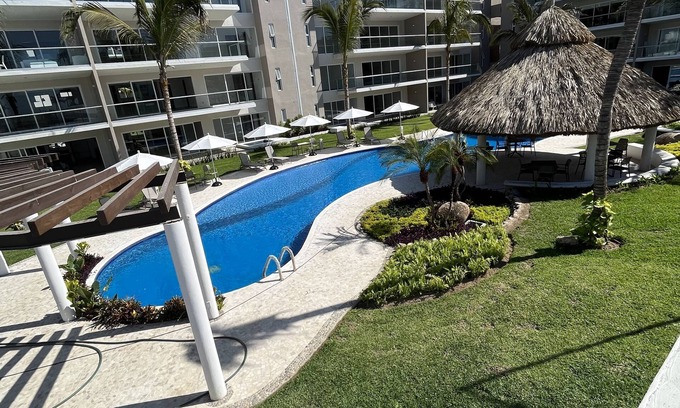 Boulevard Barra Vieja Apartment | Residencial Familiar con Jacuzzi Exclusivo y Playa Privada!