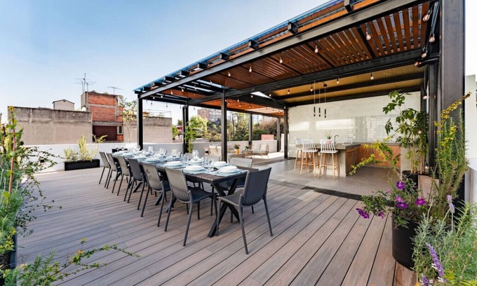 Roma Sur House | Roma Splendor: Elegant Terrace & City Views