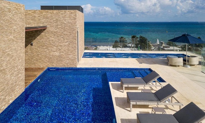 Downtown Apartment | STUNNING OCEAN VIEW APARTMEnT