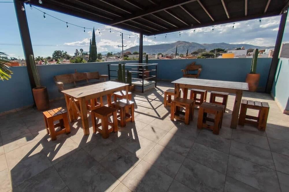 Oaxaca House | Mountain-View Retreat: Family & Pet-Friendly Home