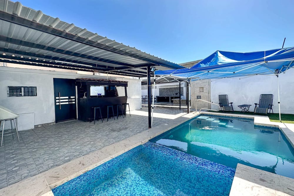 Nueva Esperanza House | Town Gem Getaway 3 Bed House with Pool
