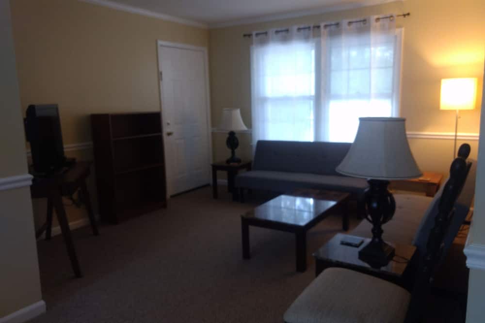 Rosewood Condo | 2 Bdrm Condo w/in 10 min from USC, Downtown Columbia, Ft Jackson, VA hospital