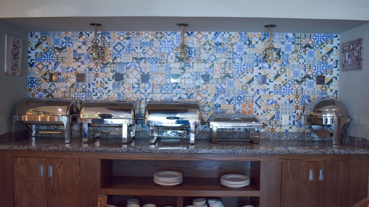 Photo of Others in Americana