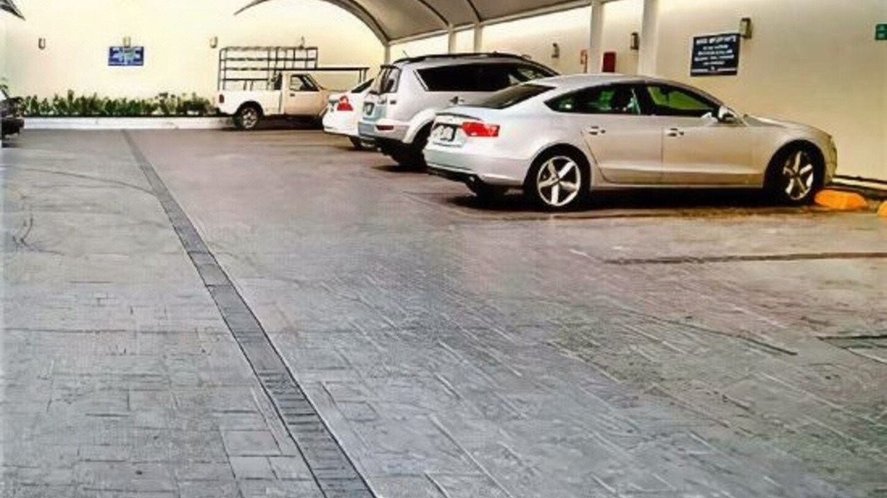 Photo of Others in Americana