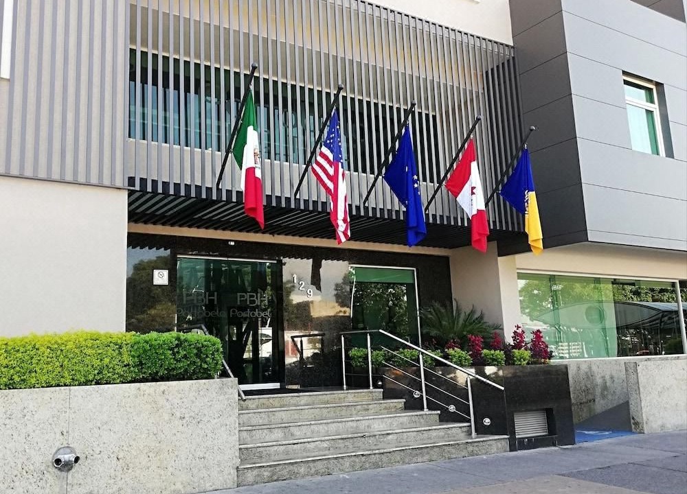 Photo of Others in Americana