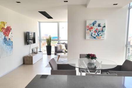 Photo of Livingroom in Anahuac
