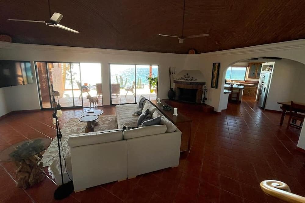 Photo of Livingroom in Cabo Pulmo