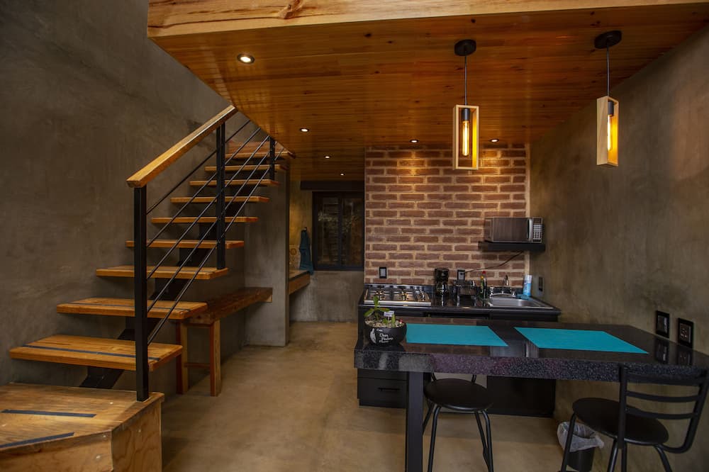 Photo of Livingroom in De La Merced